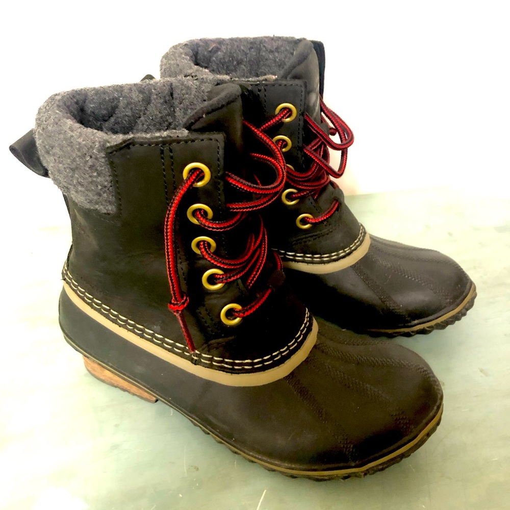 Sorel Size 6.5 Women’s Slimpack II Lace Boot in black/kettle
